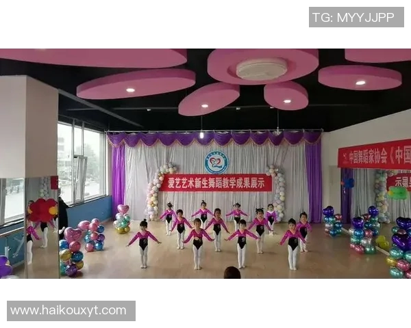 儿童足球比赛精彩纷呈小小球员展现无限潜力与团队精神